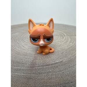 Littlest Pet Shop Sulky Macwhiskers #135 Peach Brown Cat Blue Eyes Grumpy